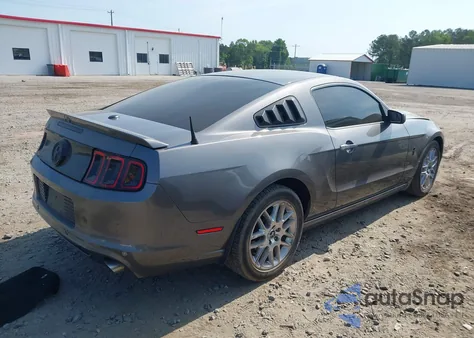2014 Ford Mustang V6 Premium z USA, uszkodzony, nr VIN 1ZVBP8AM3E5225590